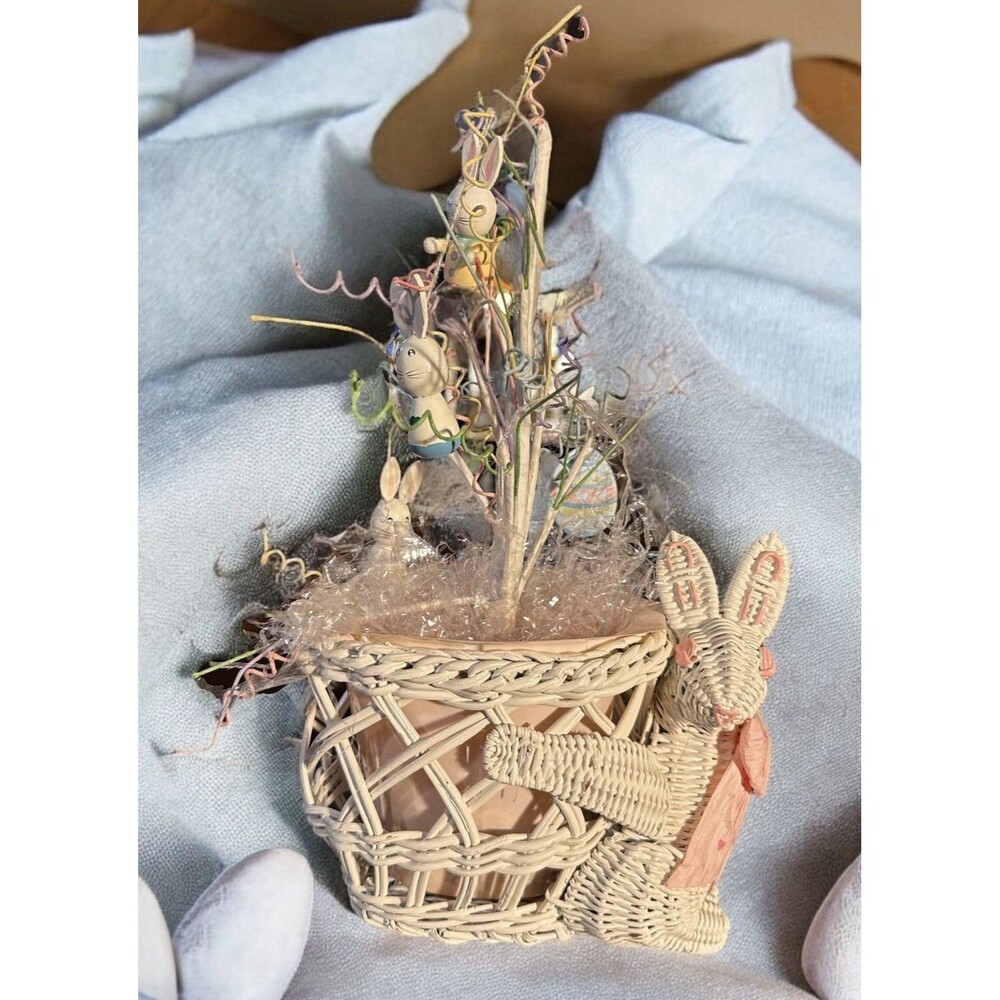 VTG 90s NCE white pink wicker bunny rabbit planter Spring Easter Bunnies Tree